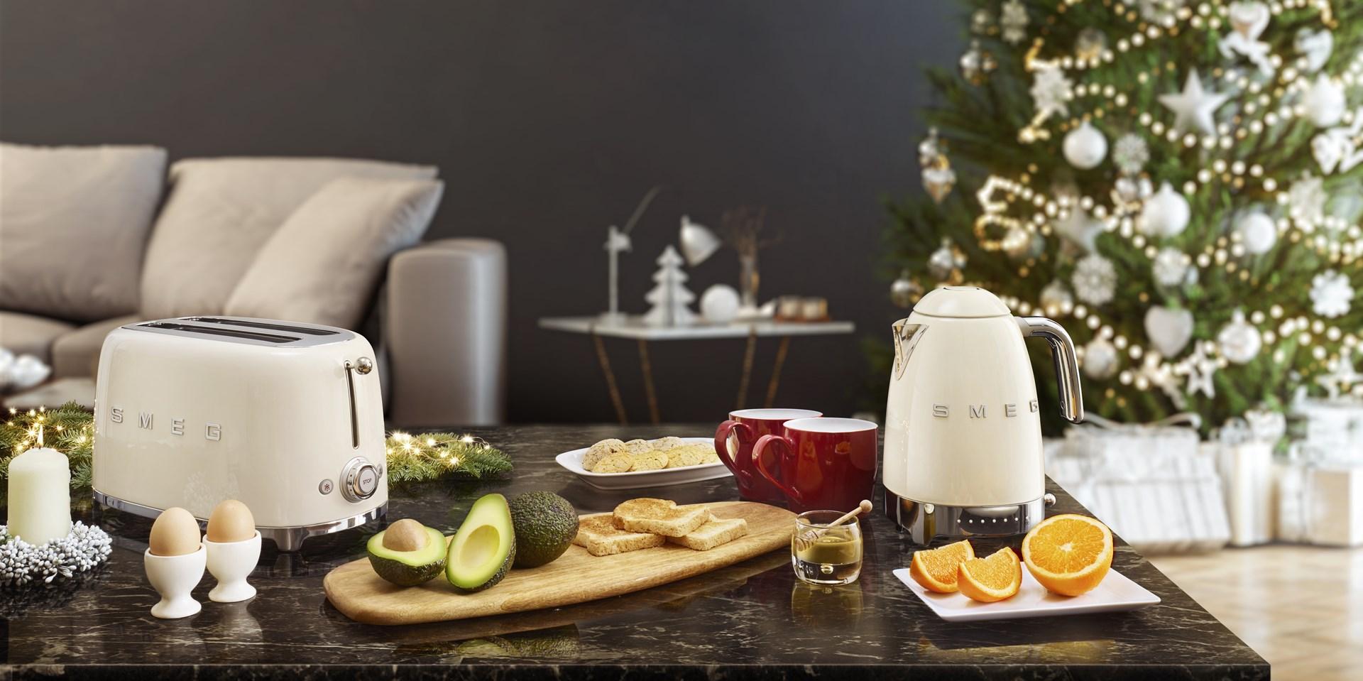 Smeg 50`s Style Kettles KLF04CREU Cream