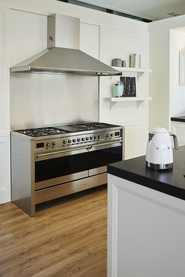 SMEG Kettle white (KLF04WHEU)