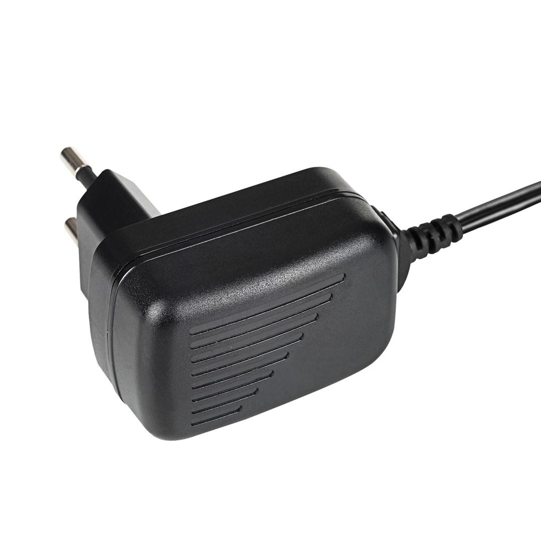 Akyga AK-TB-09 power adapter/inverter Indoor 5